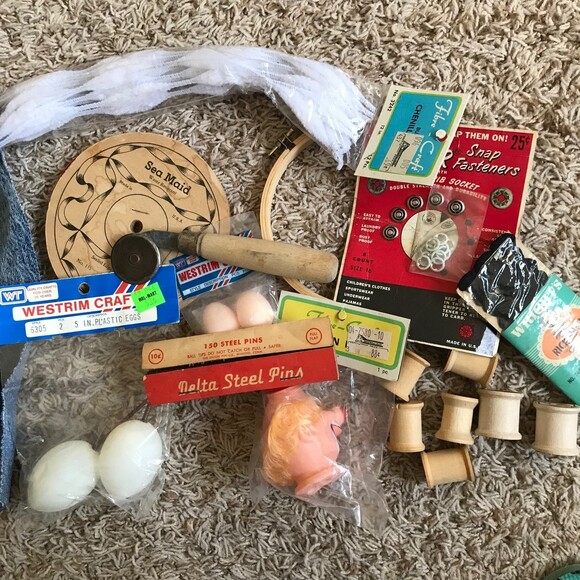 Vintage Craft Box Jean Pockets, Thread, Ribbon, Eggs, Wood Spools, Snaps + More - Picture 2 of 8